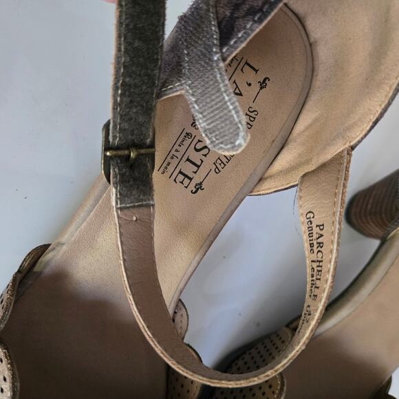 L'Artiste Parchelle Leather Stacked Heel Ankle Strap Pump, Size 42, US 10.5-11 - Picture 7 of 10